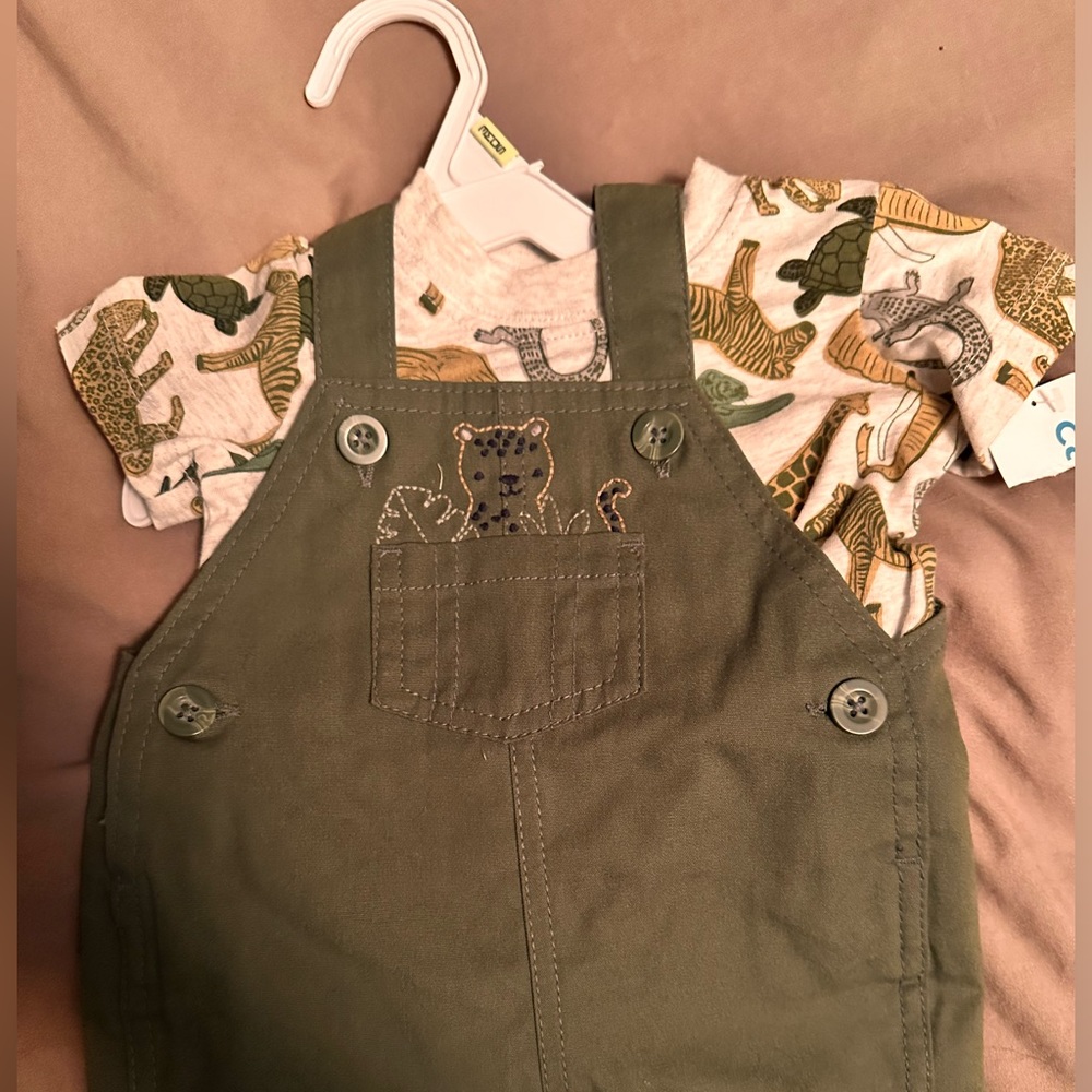 Unisex short outfit brand new